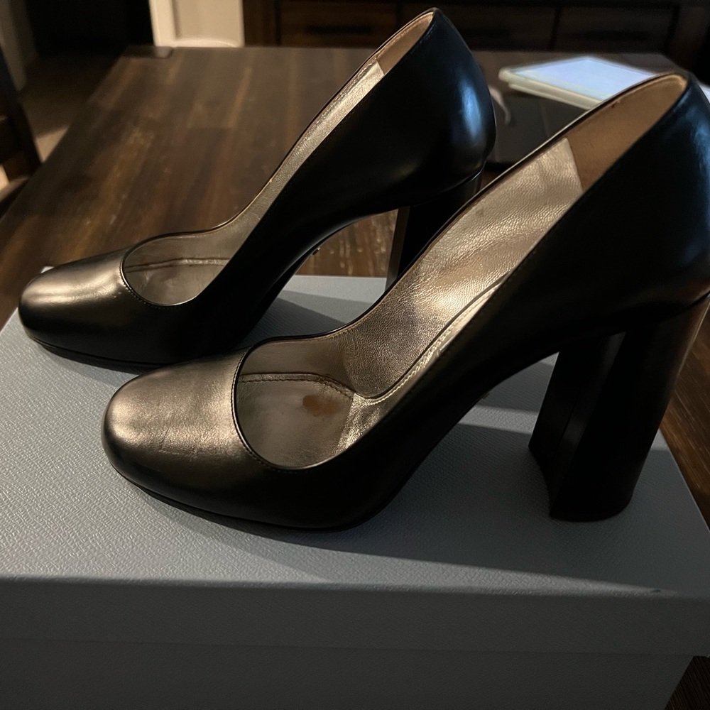 Prada black leather heels Size 37.5